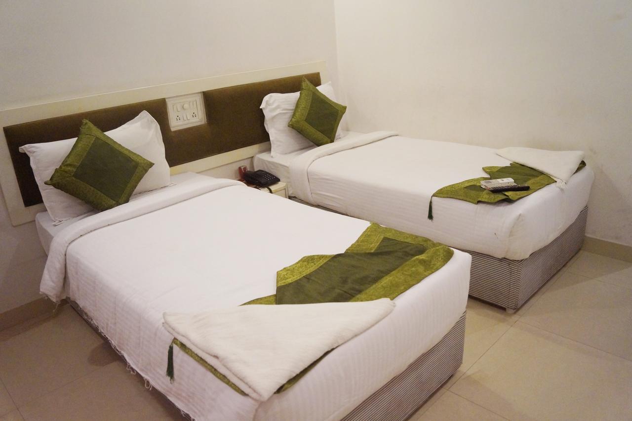 Arihant Hotel Hyderabad Esterno foto
