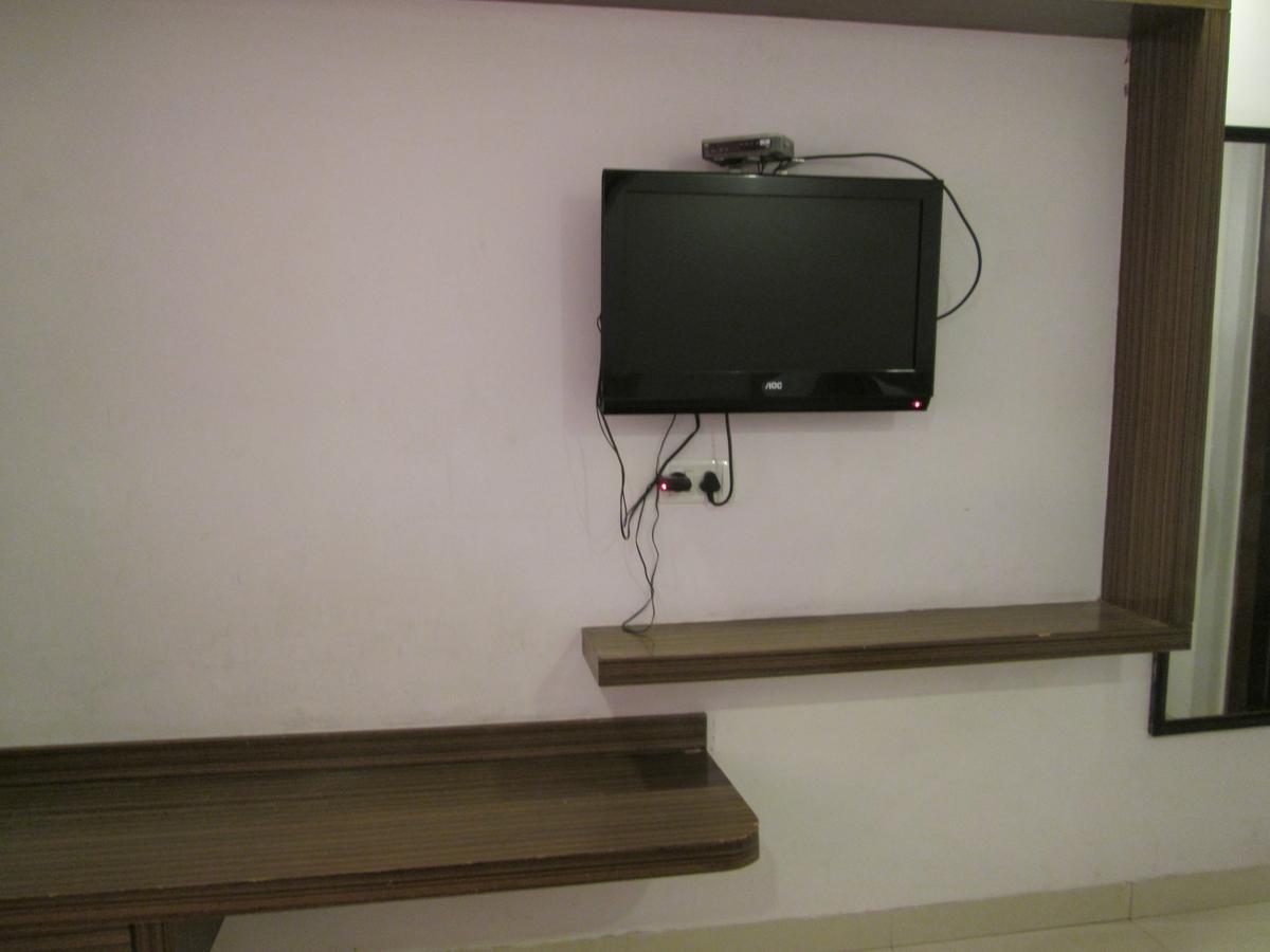 Arihant Hotel Hyderabad Esterno foto